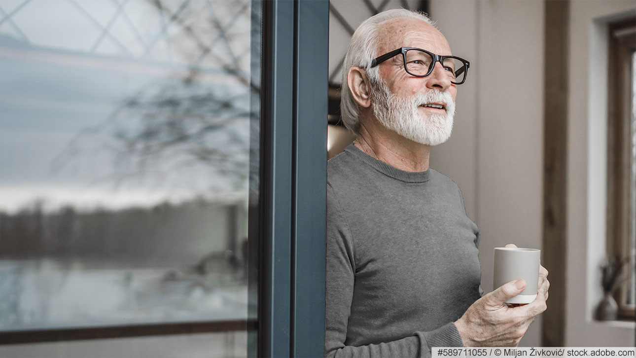 Motorisierte Hebeschiebetüren von Kömmerling und Siegenia #589711055 / © Miljan Živković/ stock.adobe.com